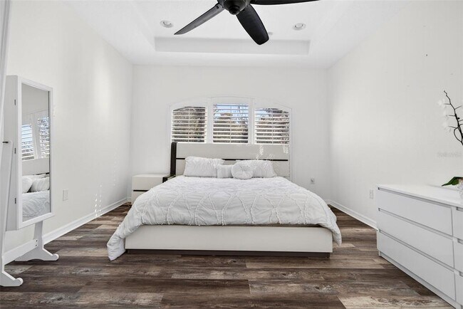 Building Photo - 8111 Santa Rosa Ct