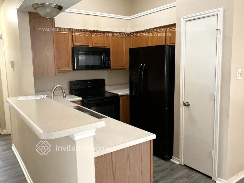 Building Photo - 6736 Driffield Cir E