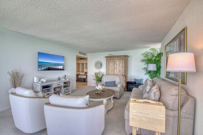 Building Photo - 5540 N Ocean Dr