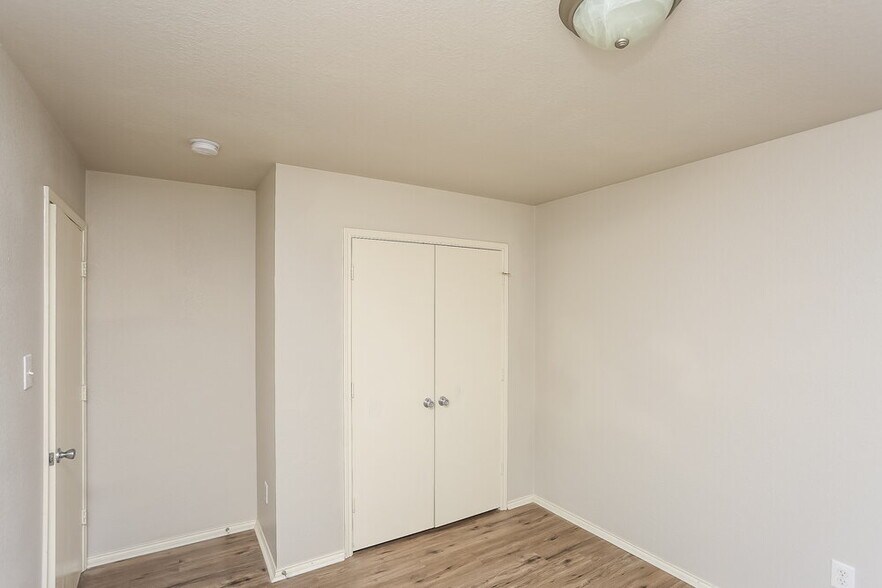 Building Photo - 10921 Emerald Park Ln