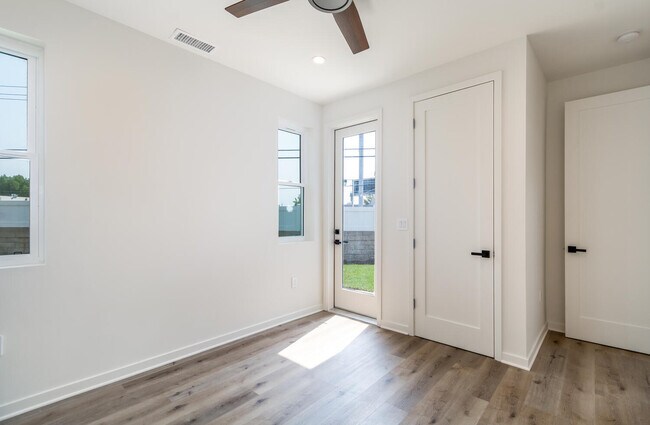 Building Photo - 6402 Kenwater Pl