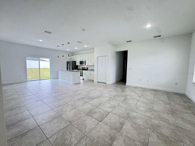 Building Photo - 6142 SW 154th Place Rd