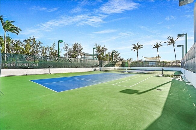 Building Photo - 2641 N Flamingo Rd