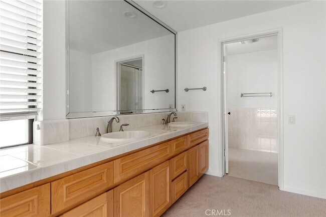 Building Photo - 972 Via Rincon