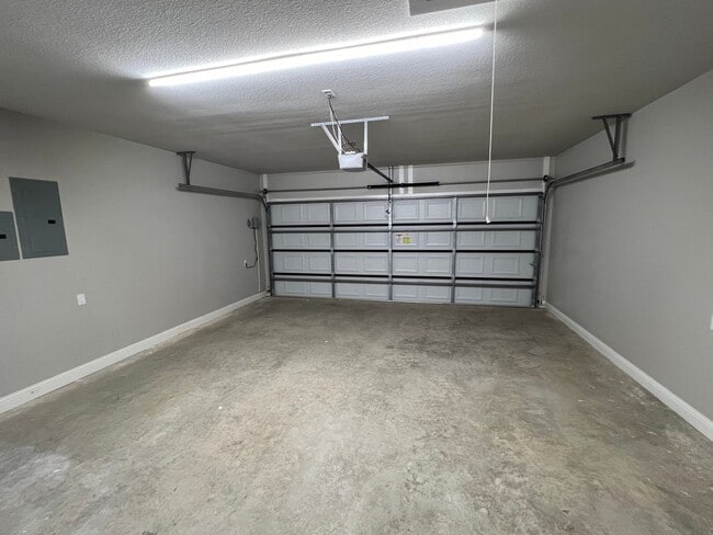Building Photo - 14827 Fallow Ln