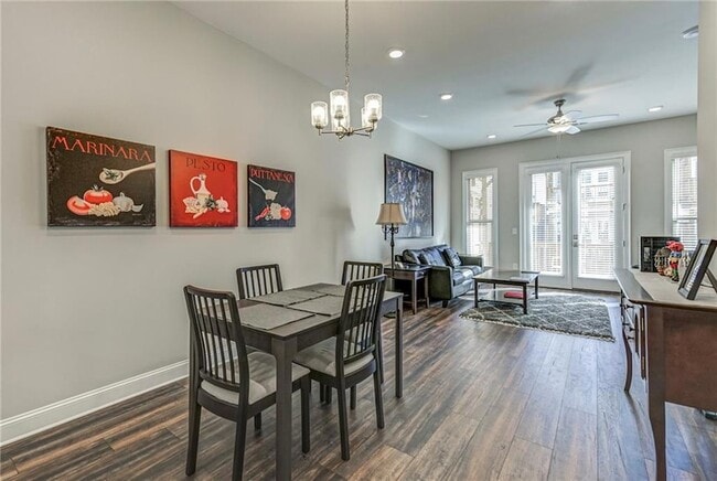 Building Photo - 4321 Parkside Pl