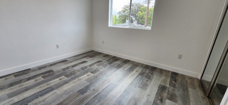 Building Photo - 12648 Oxnard St
