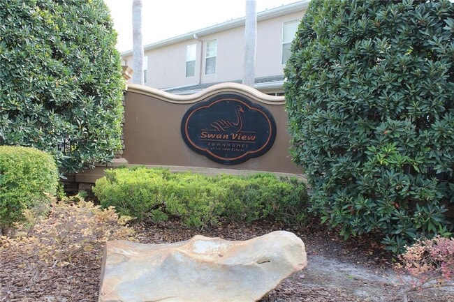 Building Photo - 16320 Swan View Cir