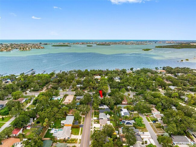 Building Photo - 2201 Park St N