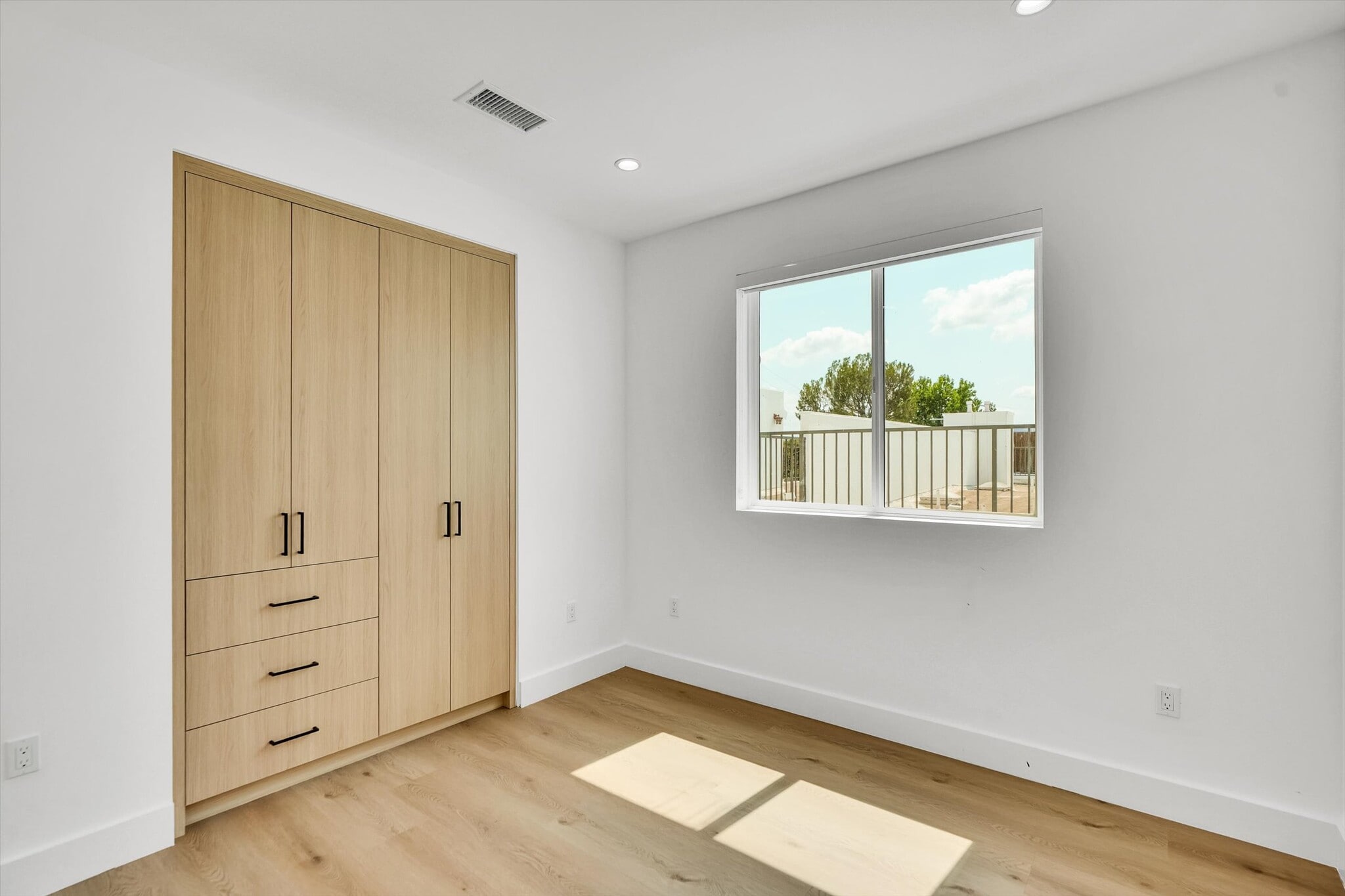 Custom Built Closets - 5024 Cahuenga Blvd