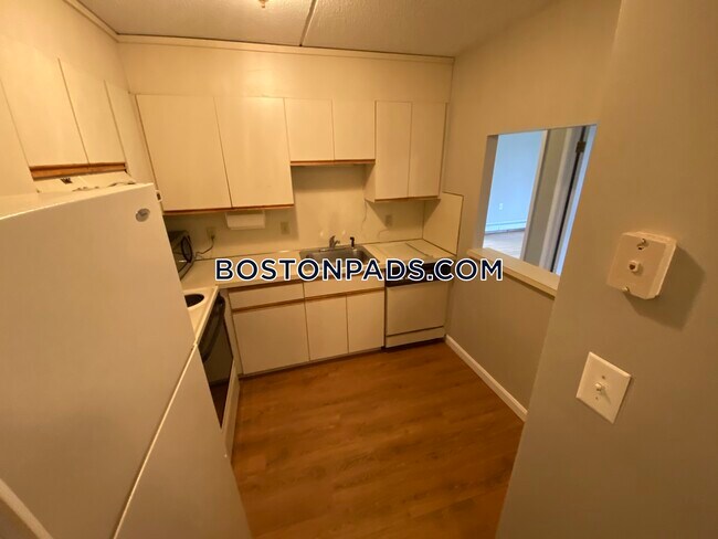 Building Photo - 757 Highland Ave