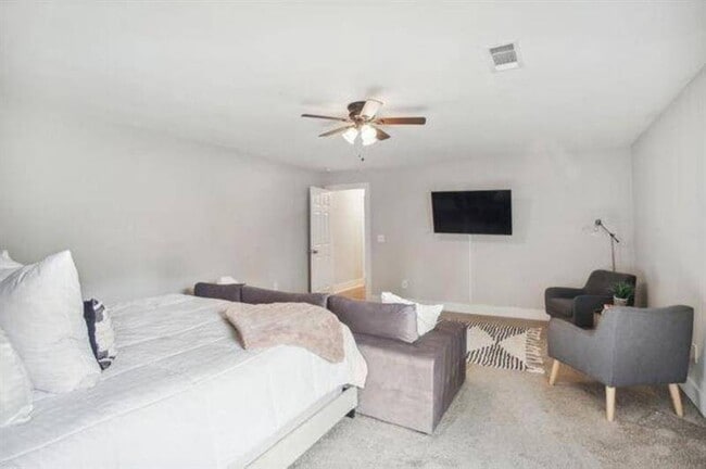 Building Photo - 1384 Lanvale Dr SW