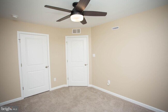 Building Photo - 239 Macoun Way