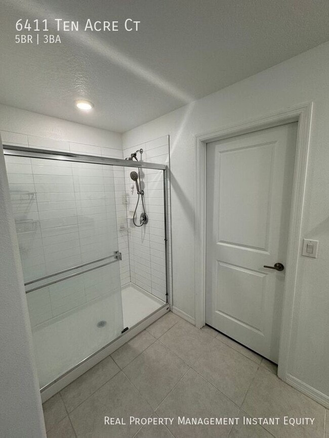 Building Photo - 6411 Ten Acre Ct