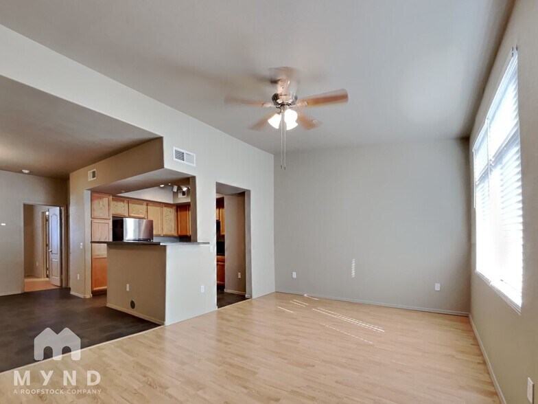 Building Photo - 280 S Evergreen Rd