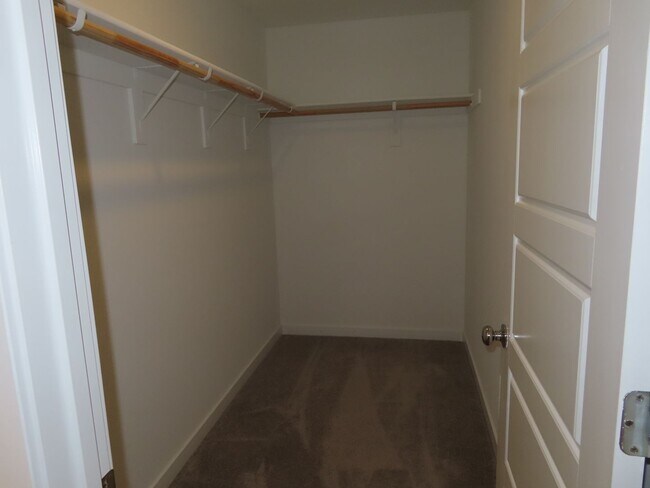 Building Photo - 12800 Spotted Wren Cir