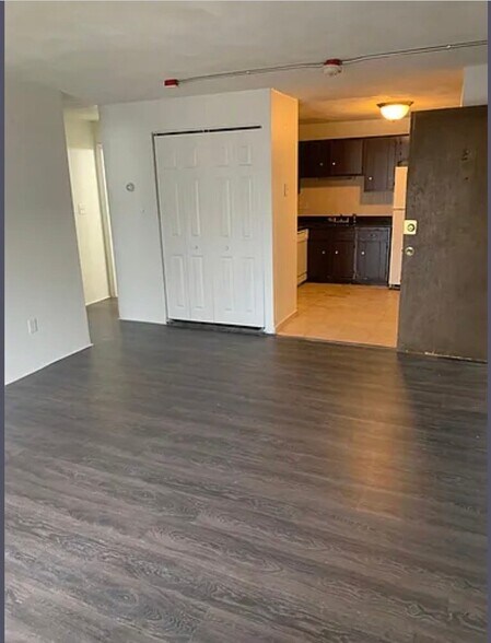 Building Photo - 121 Whipple St