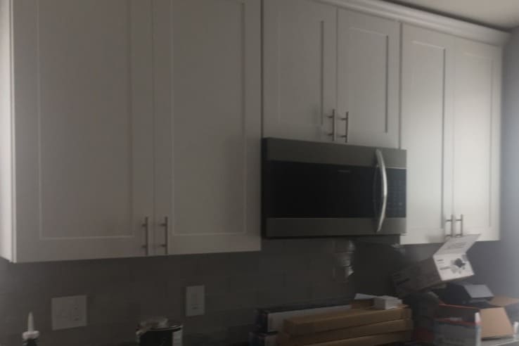 Kitchen Sink / Microwave Wall - 4337 N Woodburn St
