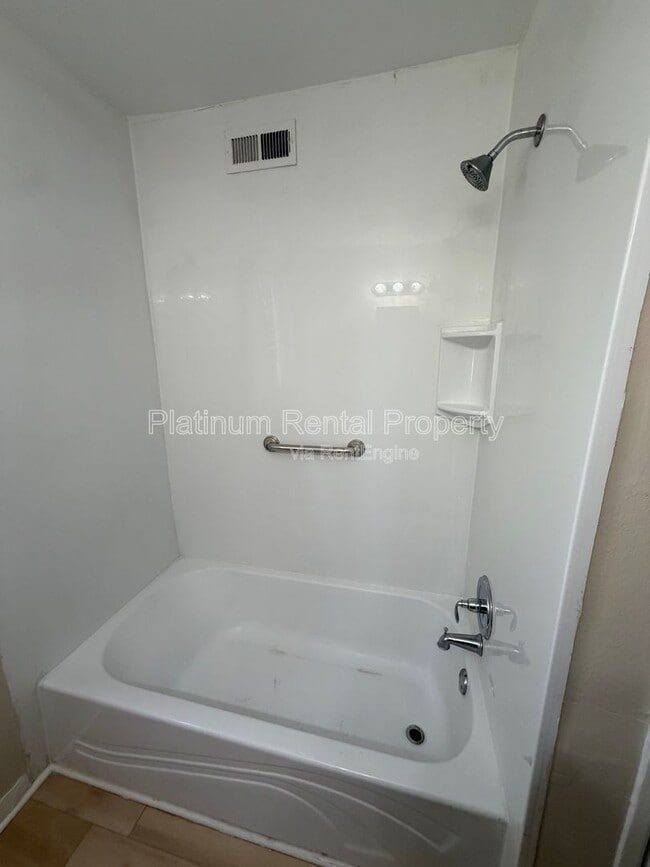 Building Photo - 1747 Carter Cir