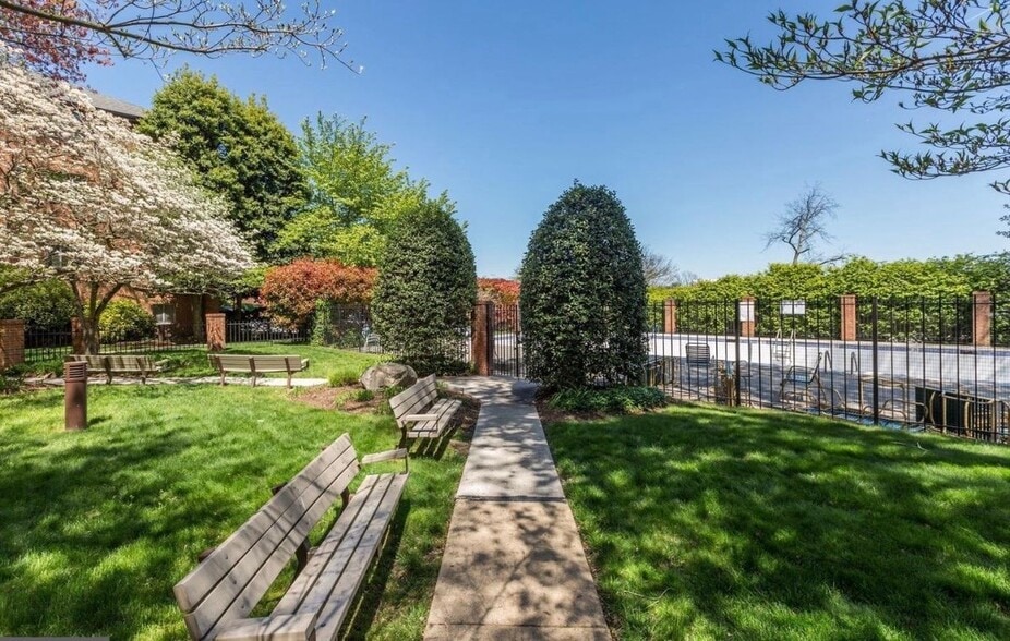Building Photo - 5301 Westbard Cir