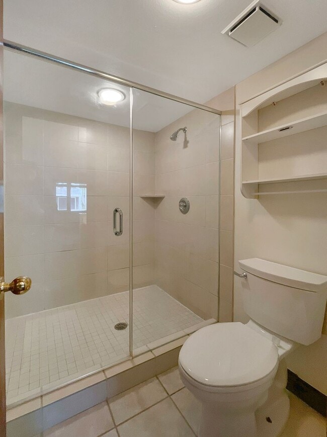 Building Photo - 3 Bed (private loft as 3rd BR) Downtown Breckenridge Living – Modern Comfort in a Historic Setting