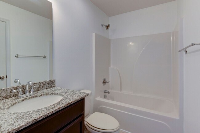Building Photo - 3 bedroom 2 bath home for rent!