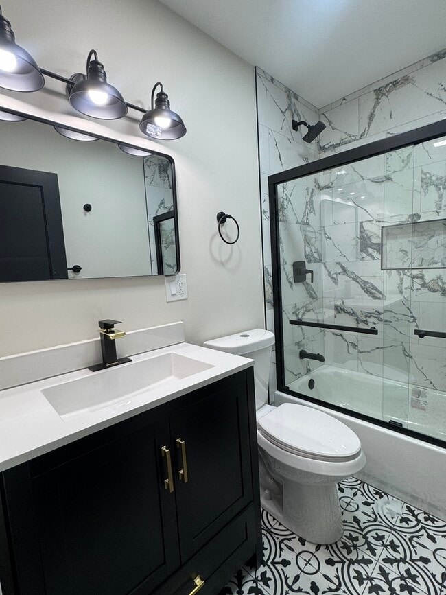 Building Photo - 1807 S 49th Ct