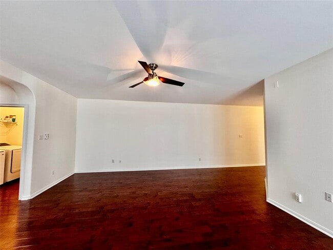 Building Photo - 2209 Independence Dr