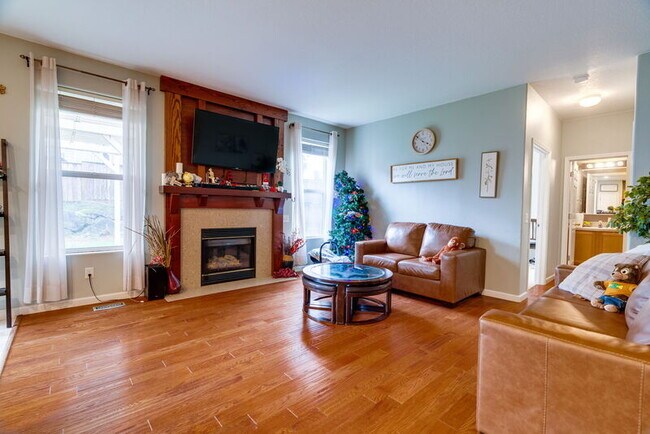 Building Photo - 16552 NE Pacific Terrace