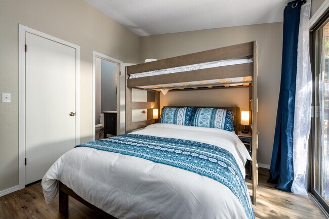 Building Photo - 235 Ozark Mountain Resort Dr