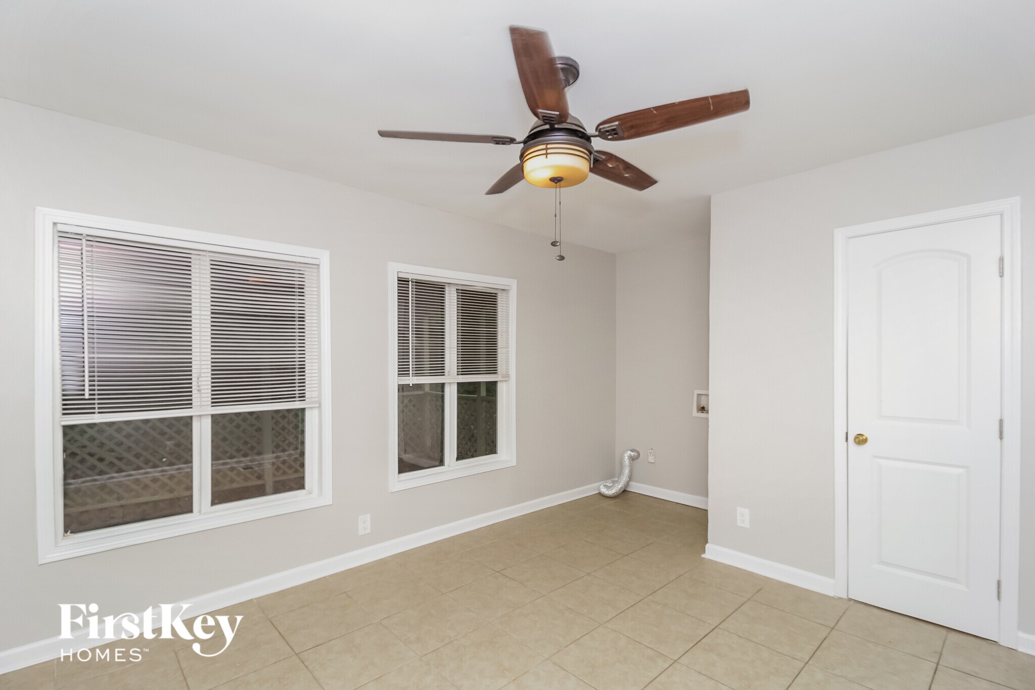 Building Photo - 476 Rigby St NE