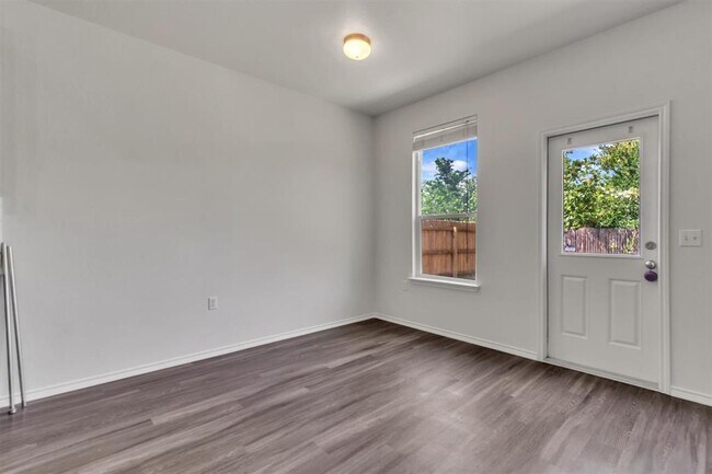 Building Photo - 9300 China Rose Dr