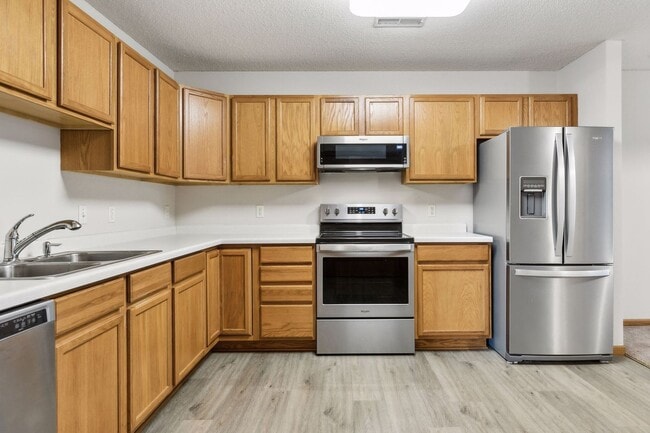 Building Photo - New Stainless Steel Appliances