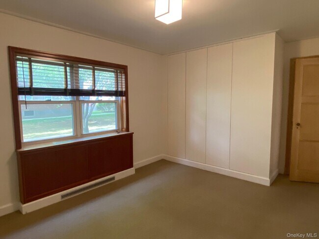 Building Photo - 330 S Broadway