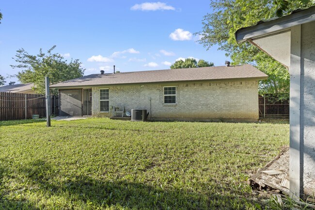 Primary Photo - 404 Cavendish Dr