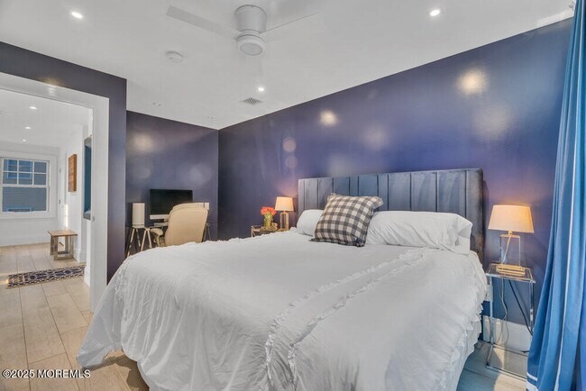 Building Photo - 985 Ocean Ave