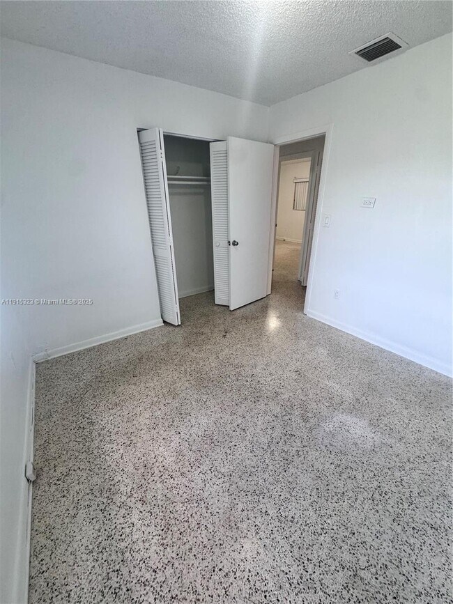 Building Photo - 2715 SW 119th Ct