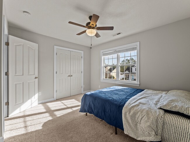 Building Photo - 603 Streamwood Dr