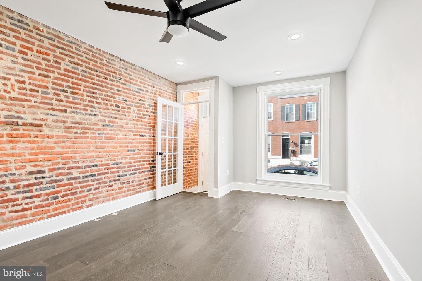 Building Photo - 263 S Robinson St