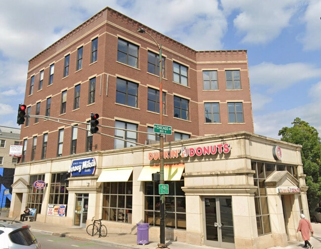 Primary Photo - 805 N Milwaukee Ave
