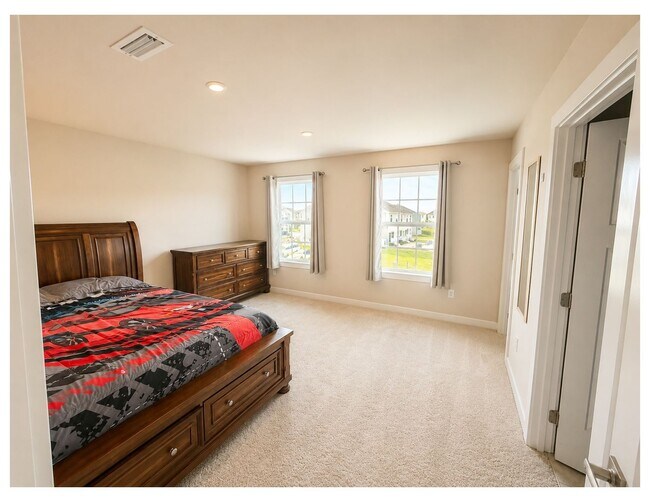 Building Photo - 805 Llanelli Dr