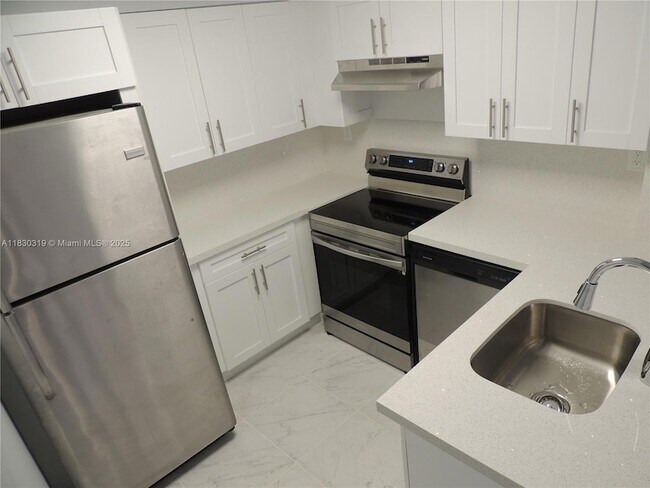Building Photo - 15444 SW 85th Ln