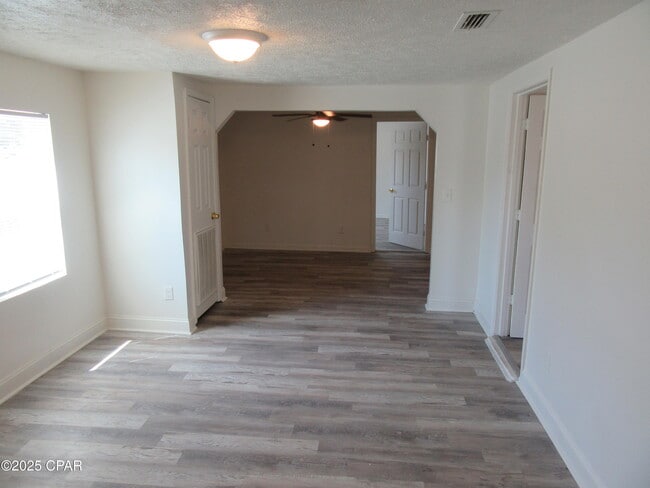 Building Photo - 237 Helen Ave