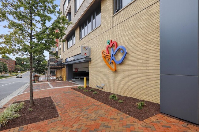 Building Photo - Gorgeous 2/2 with luxurious Lobby Level Condo in Hampden Row