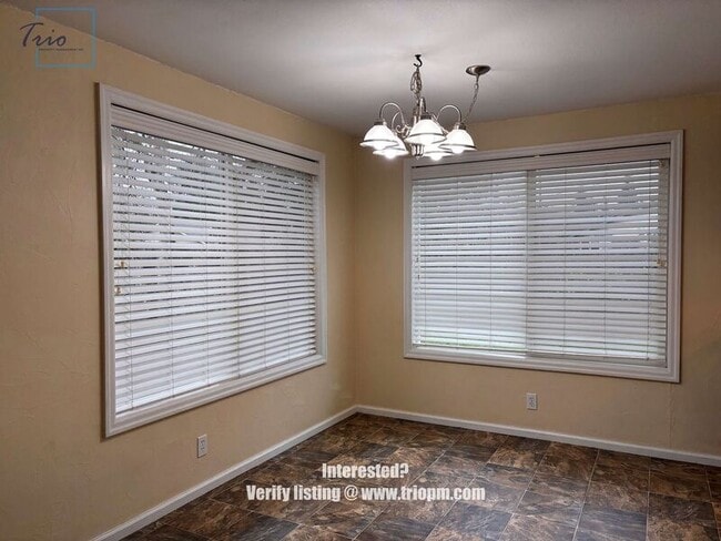 Building Photo - 1398 Corum Ave