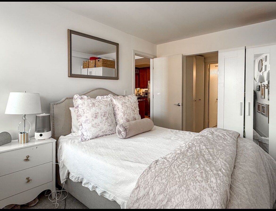 Building Photo - 2300 N Commonwealth Ave