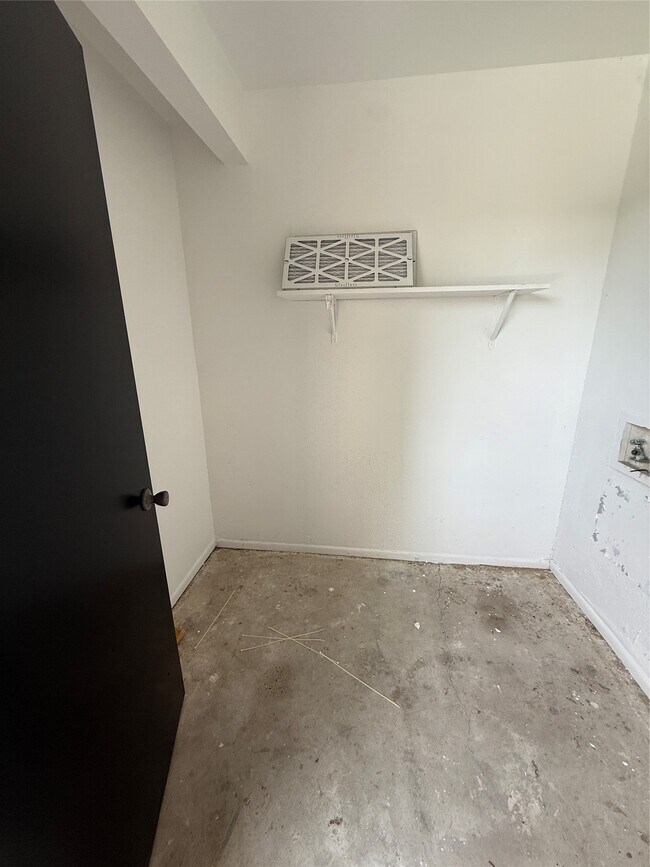 Building Photo - 923 Carrell St