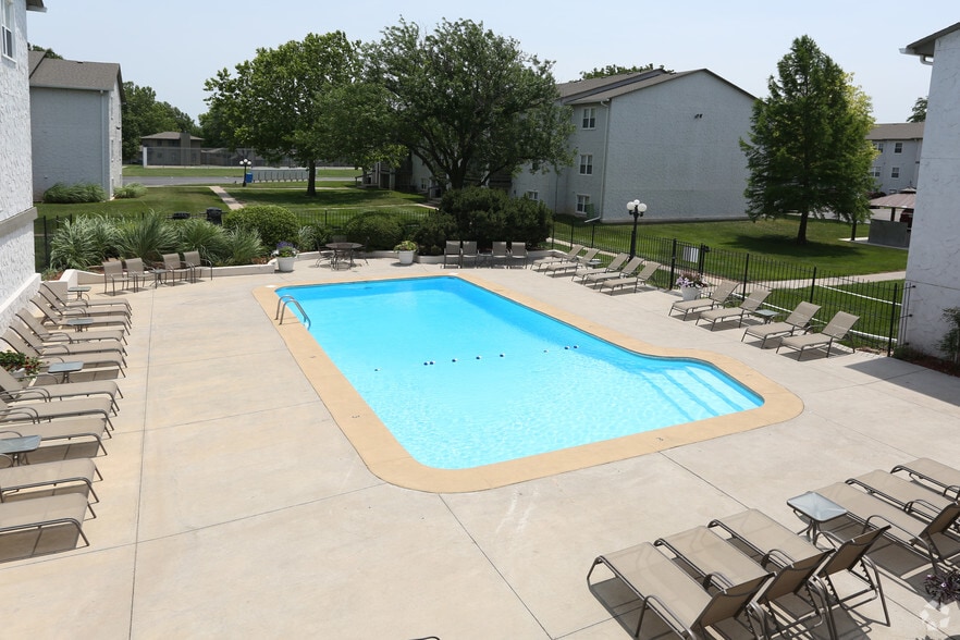 Primary Photo - Maple Ridge Apartments