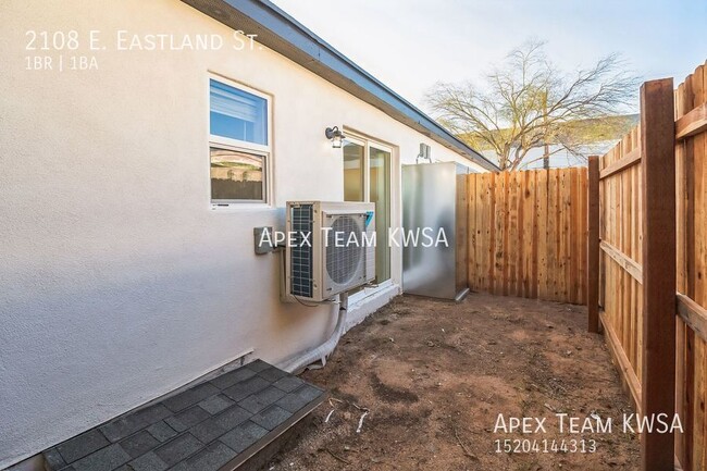 Building Photo - $825 Beautifully Remodeled 1 Bed | 1 Bath ...