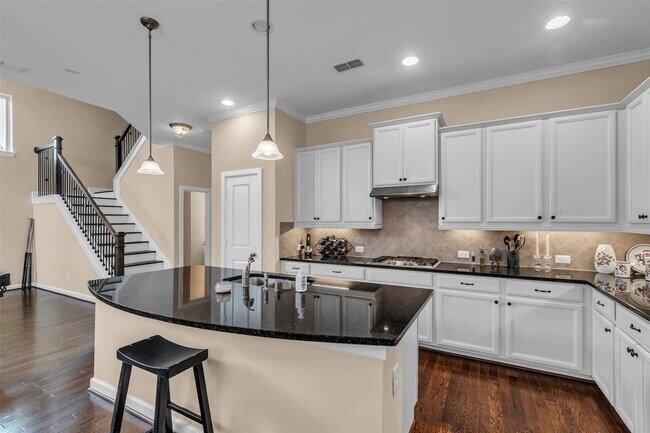 Building Photo - 8802 Narrow Leaf St